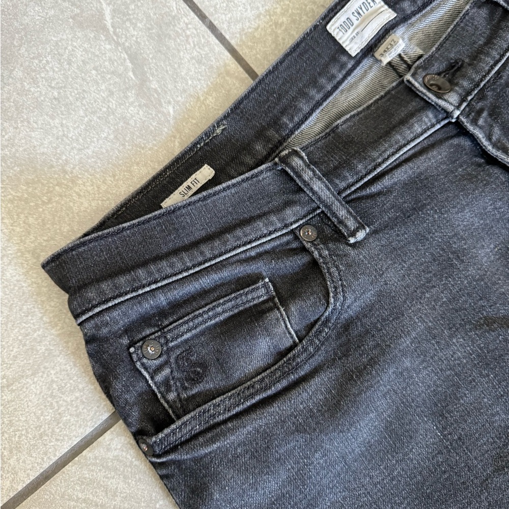 Todd Snyder Slim Fit Stretch Jean in Blacktop Wash - 34/32